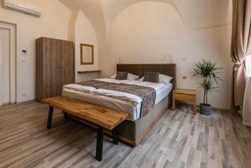 Historic Centre Aparthotel X