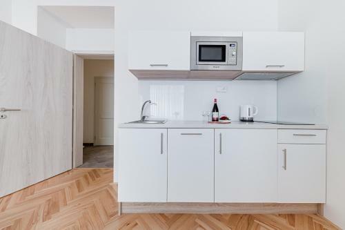 Gold Art Apartments