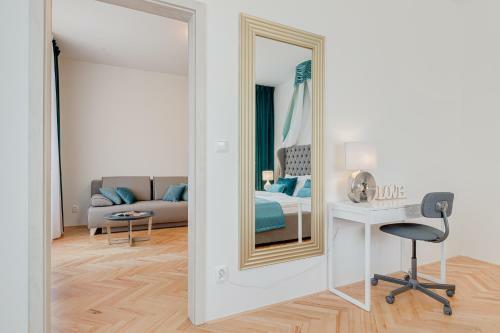 Gold Art Apartments
