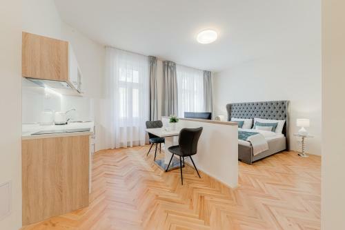 Gold Art Apartments