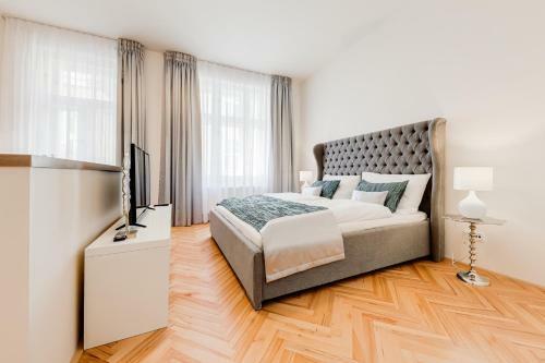 Gold Art Apartments