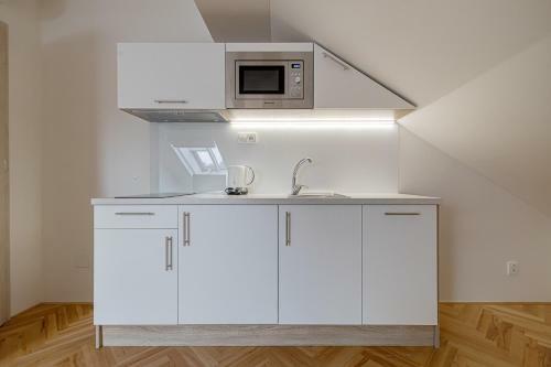 Gold Art Apartments