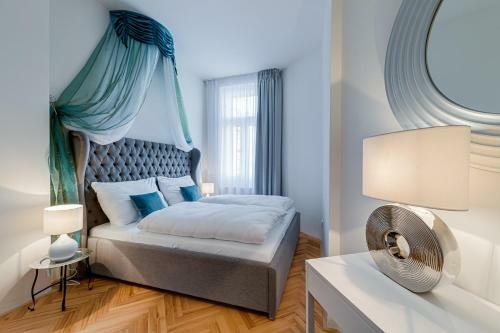 Gold Art Apartments
