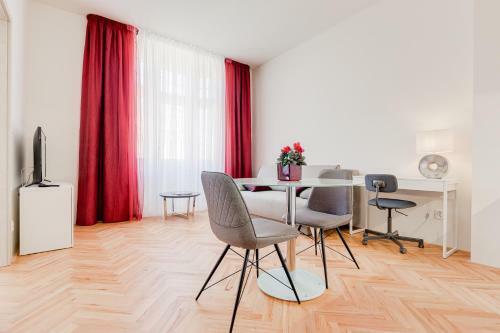 Gold Art Apartments