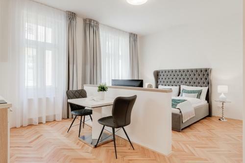 Gold Art Apartments