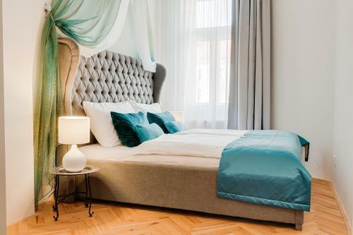 Gold Art Apartments