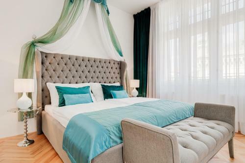 Gold Art Apartments