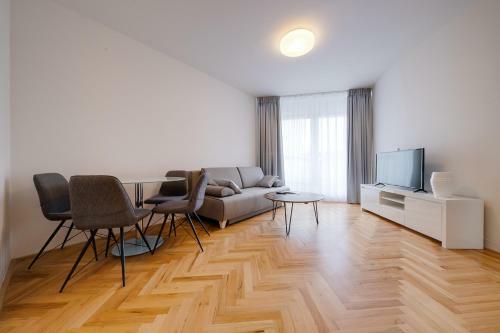Gold Art Apartments
