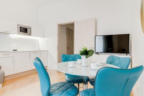 Gold Art Apartments