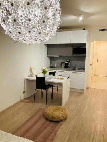Apartement Blanc Harfa Design
