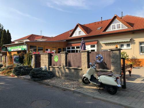 Hostal Apartment Roci
