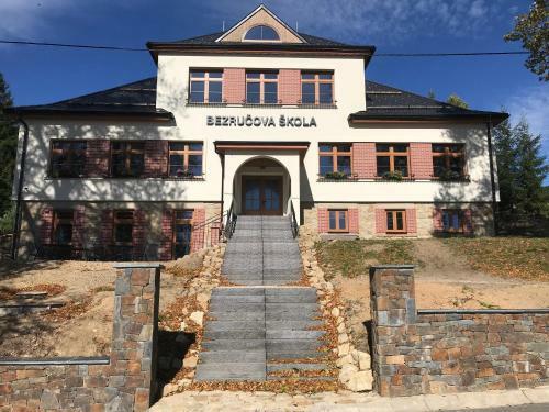 Hostal Bezru?ova ?kola