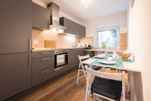 Apartamento ? Beachstyle - Kitchen/kingbed/parking/netflix
