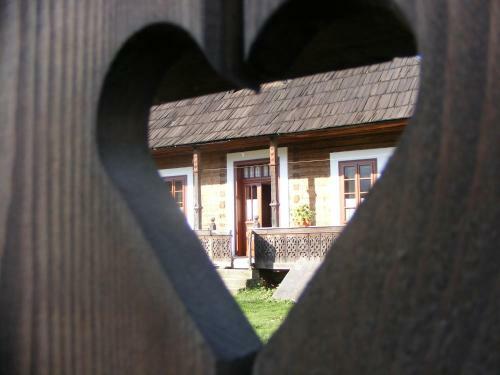 Casa Bunicii Din Bucovina