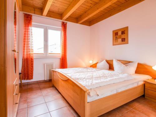 Spacious Apartment In Beckerwitz With Garden