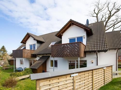 Spacious Apartment In Beckerwitz With Garden