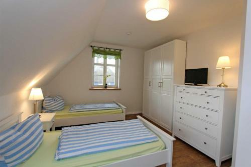 Ferienhaus Direkt Am Wasser Born F