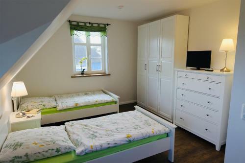 Ferienhaus Direkt Am Wasser Born F