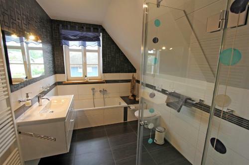 Ferienhaus Direkt Am Wasser Born F