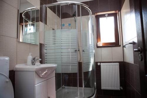 Hostal Pensiunea Royal Garden