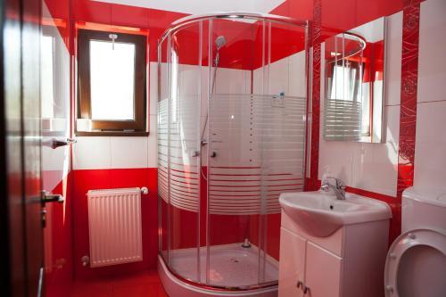 Hostal Pensiunea Royal Garden