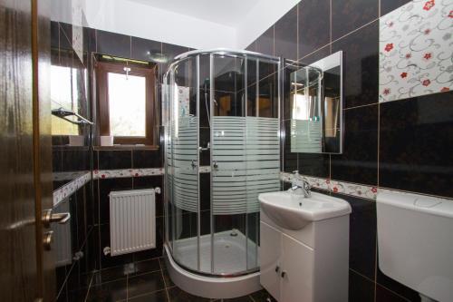 Hostal Pensiunea Royal Garden