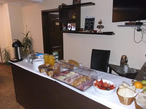 Hostal Pensiunea Royal Garden