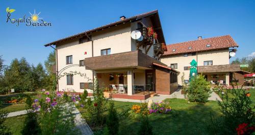 Hostal Pensiunea Royal Garden