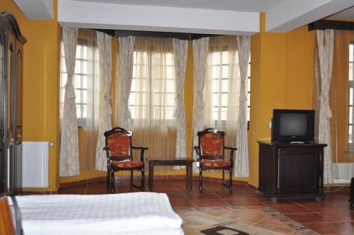 Hostal Lavric Bistro Pension