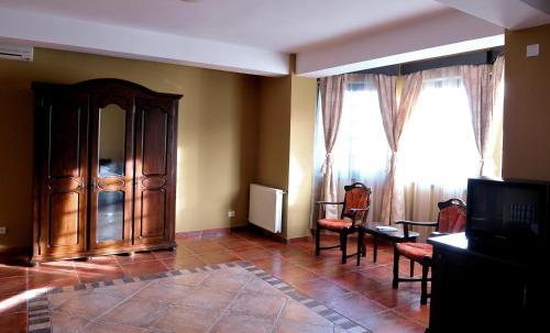 Hostal Lavric Bistro Pension