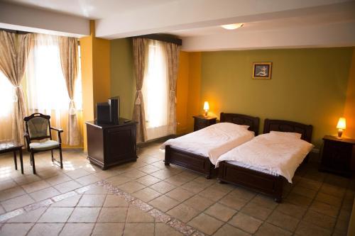 Hostal Lavric Bistro Pension