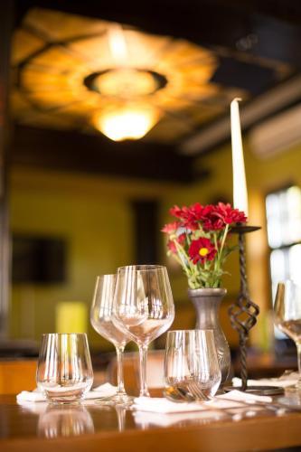 Hostal Lavric Bistro Pension