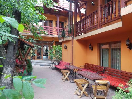 Hostal Pensiunea Casa Zarnesteana