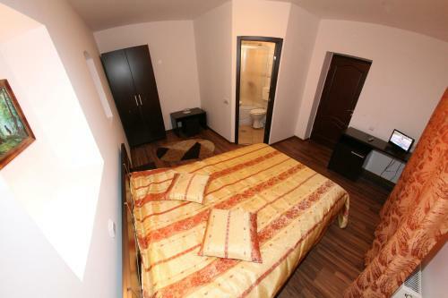 Hostal Pensiunea Casa Zarnesteana
