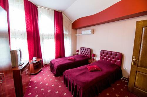 Hostal Pensiunea Crystal