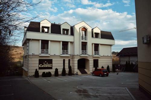 Hostal Pensiunea Crystal