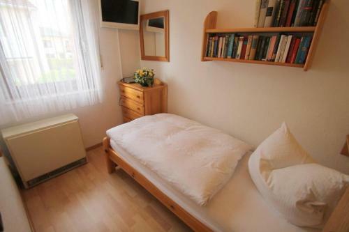 5081 - L�tt Hus Monika