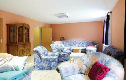 Nice Home In Dietrichingen W/ 10 Bedrooms
