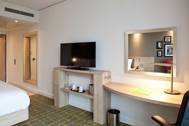Hotel Hampton By Hilton Dortmund Phoenix See