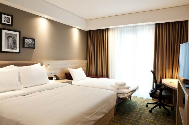 Hotel Hampton By Hilton Dortmund Phoenix See