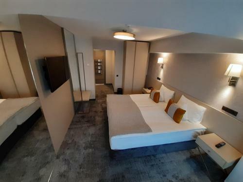 Univers T Hotel