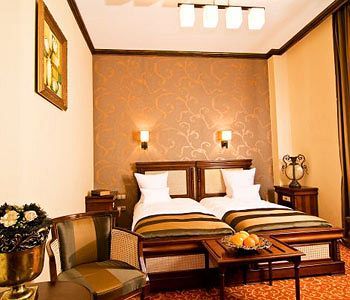 West City Hotel