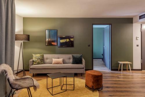 Black F Serviced Apartments
