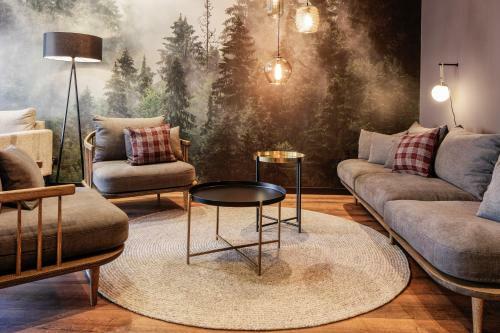 Black F Serviced Apartments