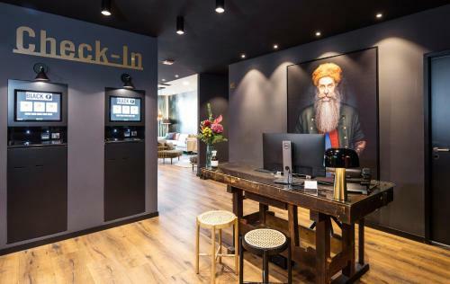 Black F Serviced Apartments