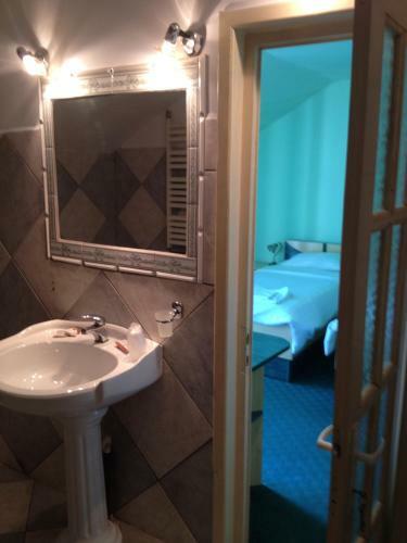 Hostal Pensiunea Vila Dana
