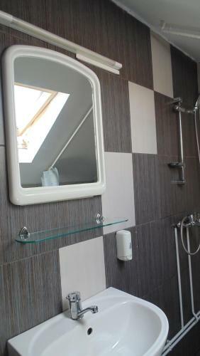 Hostal Pensiunea Mioval