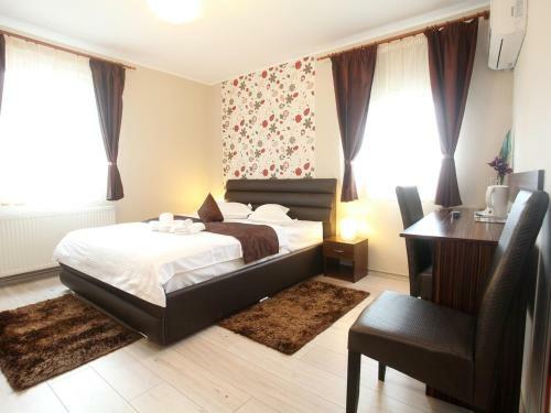 Hostal Pension Mora