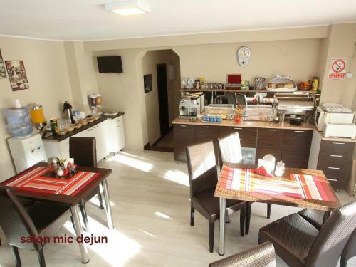 Hostal Pension Mora