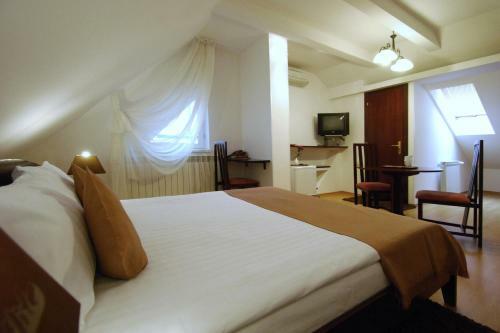 Hostal Pensiunea Elite